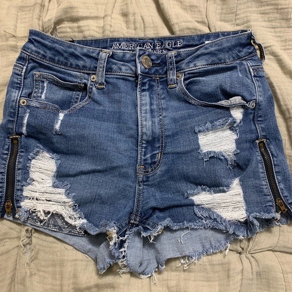 American Eagle ripped jean shorts - Picture 1 of 3